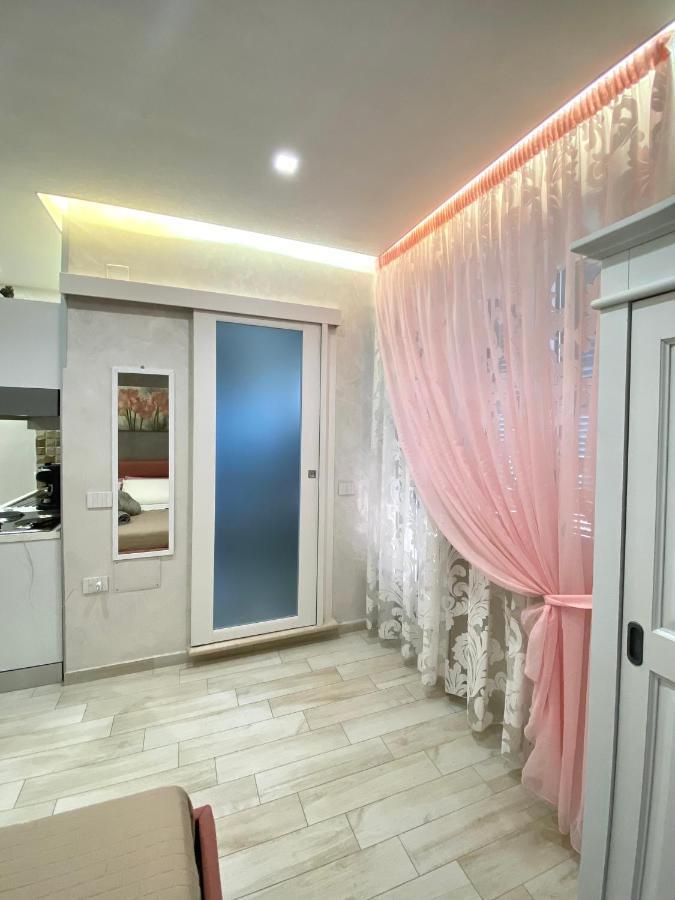 דירות טרופאה Piazza Veneto House מראה חיצוני תמונה